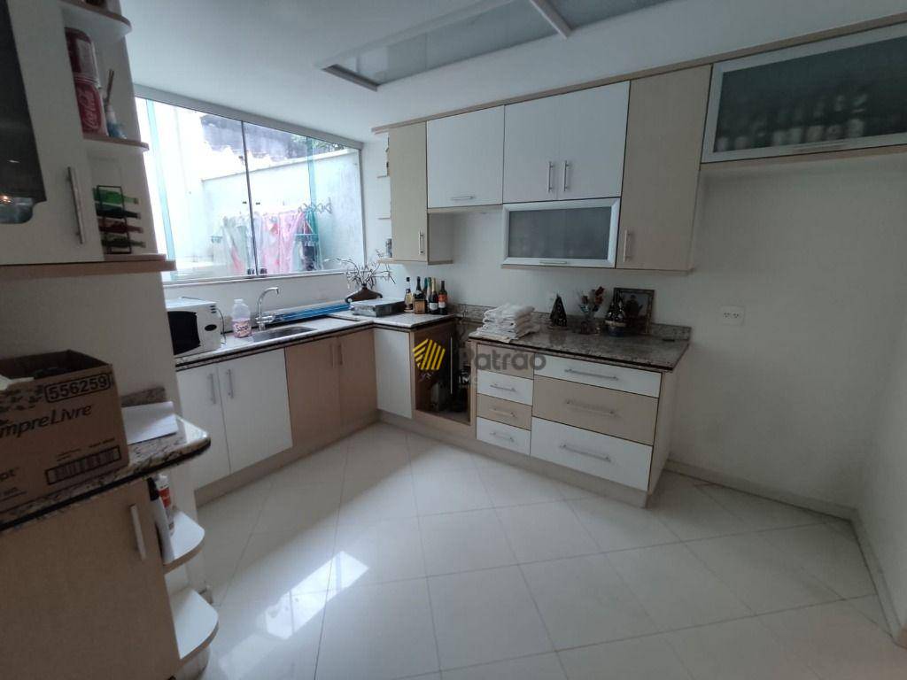 Sobrado à venda com 3 quartos, 318m² - Foto 11