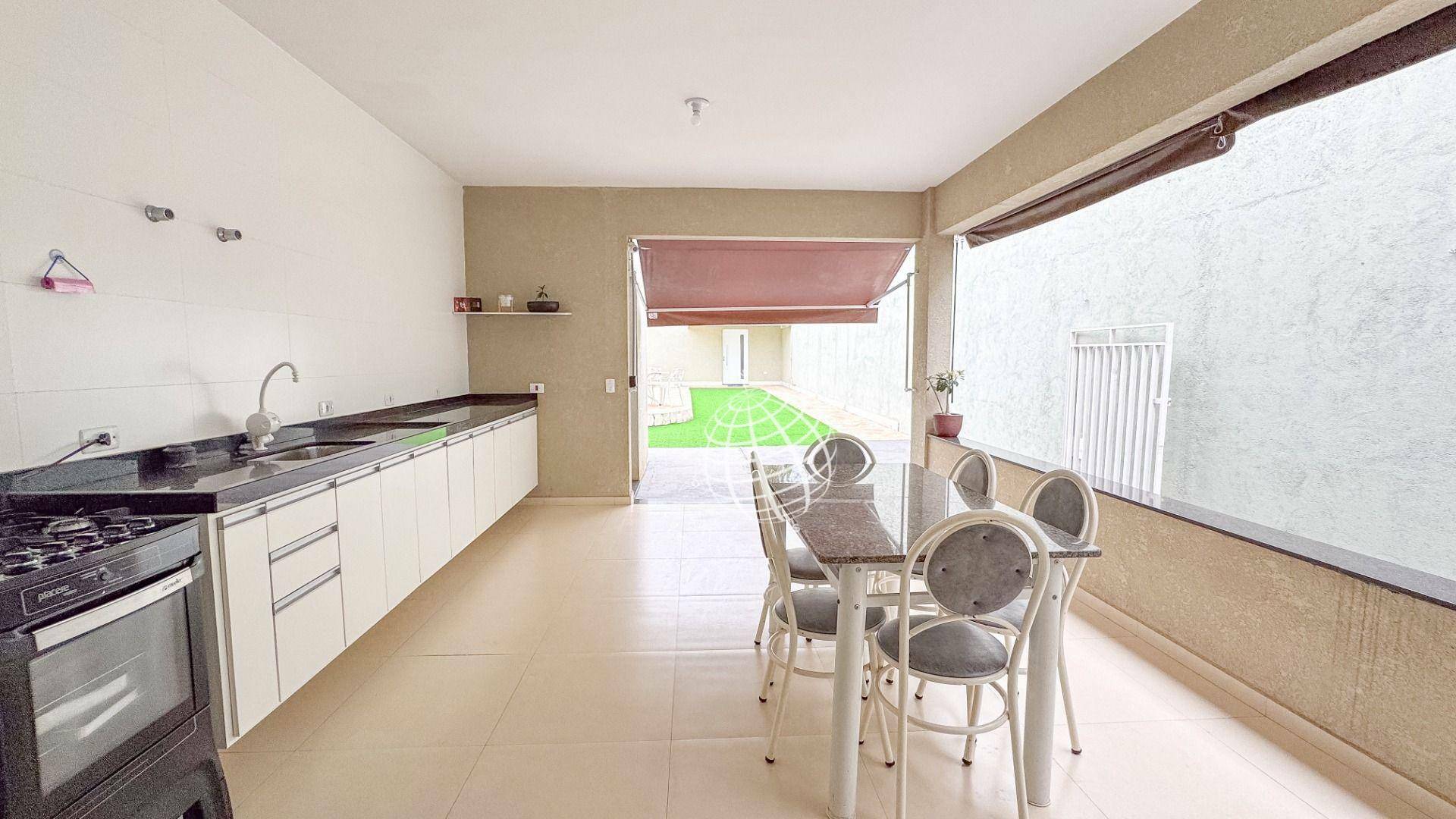 Casa à venda com 5 quartos, 320m² - Foto 7