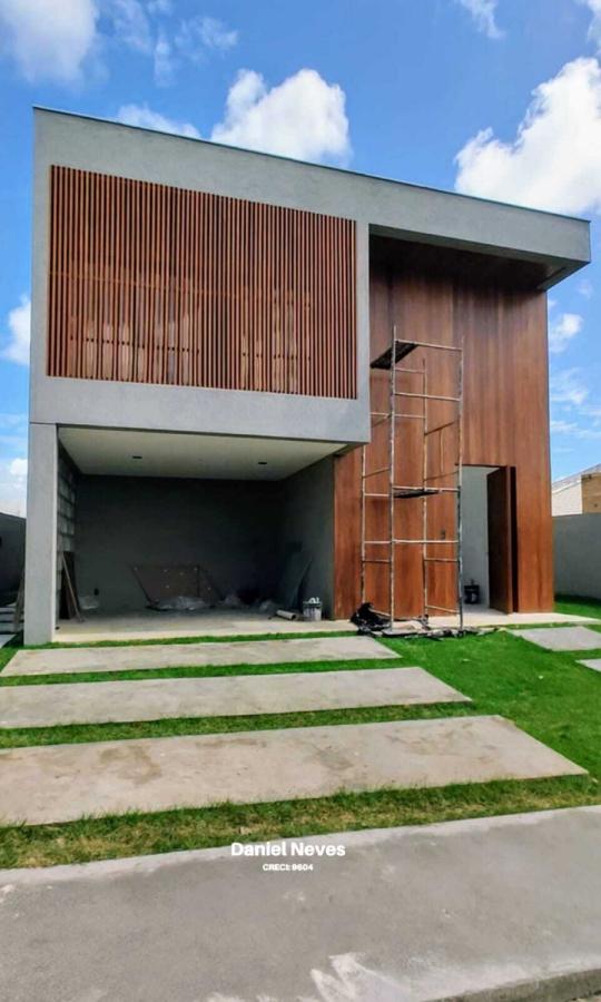 Casa de Condomínio à venda com 4 quartos, 254m² - Foto 1