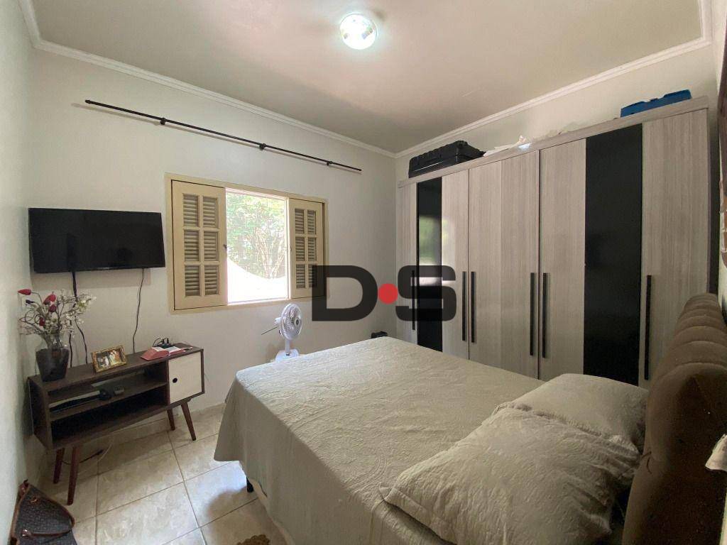 Casa à venda com 4 quartos, 212m² - Foto 7