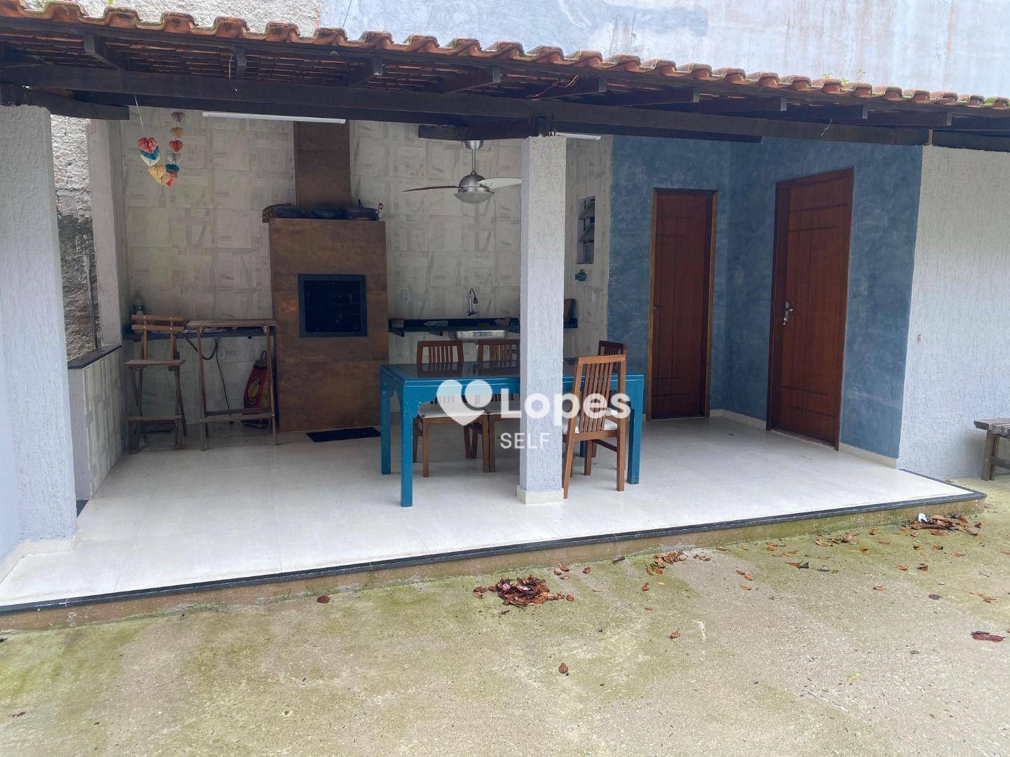 Casa à venda com 4 quartos, 250m² - Foto 3