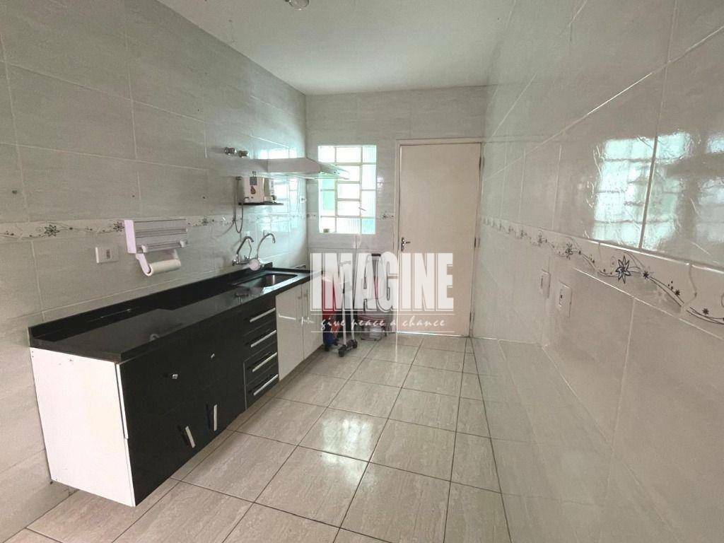 Casa à venda com 2 quartos, 120m² - Foto 9