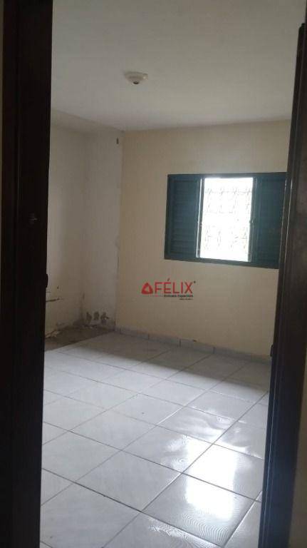 Casa à venda e aluguel com 4 quartos, 262m² - Foto 14
