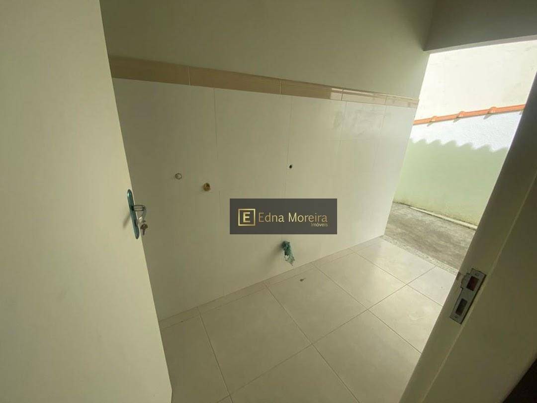 Casa à venda com 3 quartos, 120m² - Foto 14