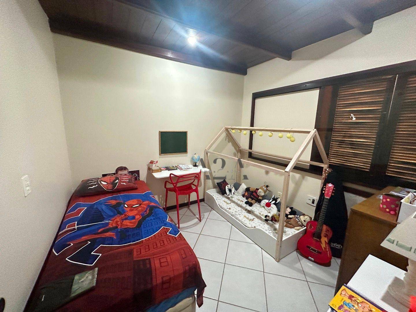 Casa de Condomínio à venda com 5 quartos, 350m² - Foto 9