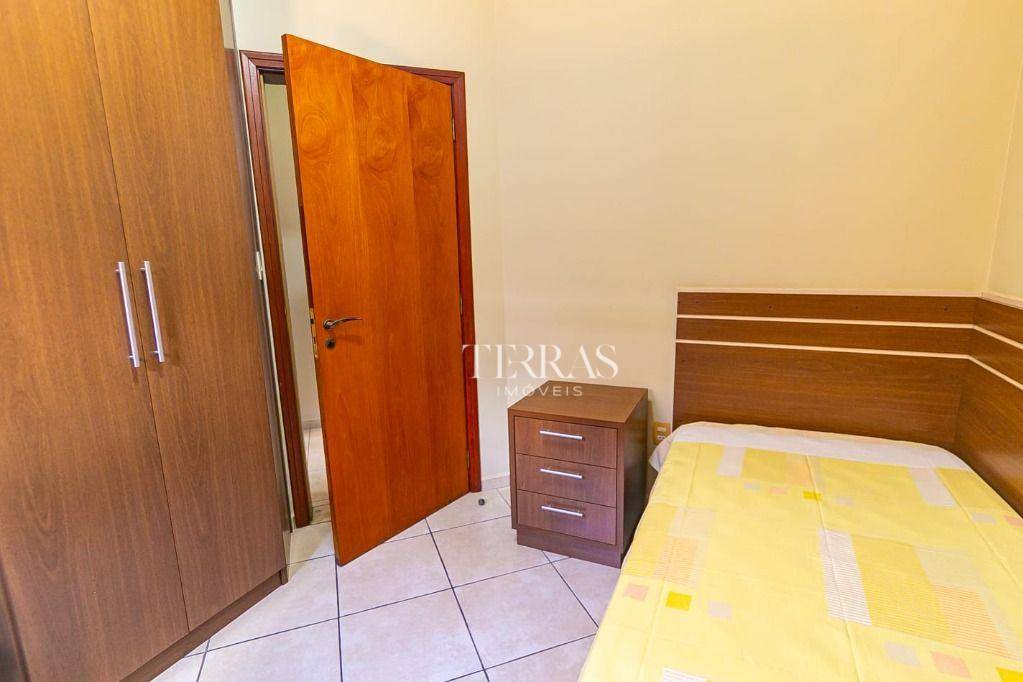 Casa à venda com 4 quartos, 300m² - Foto 15