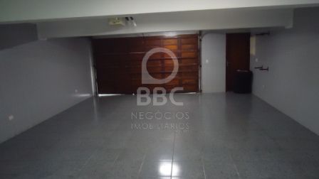 Sobrado à venda com 3 quartos, 247m² - Foto 1