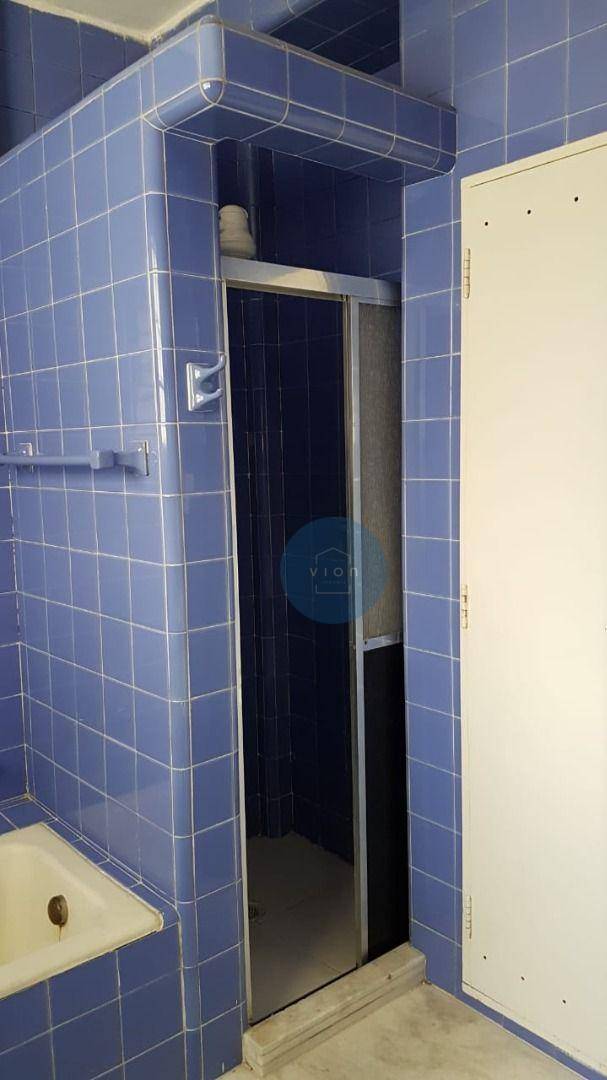 Apartamento para alugar com 3 quartos, 140m² - Foto 13