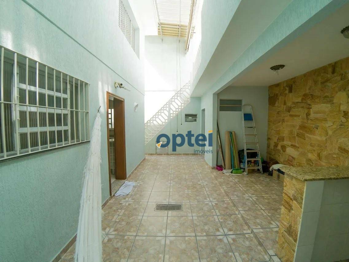 Casa à venda com 4 quartos, 200m² - Foto 5