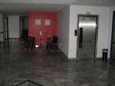 Apartamento para alugar com 3 quartos, 140m² - Foto 18