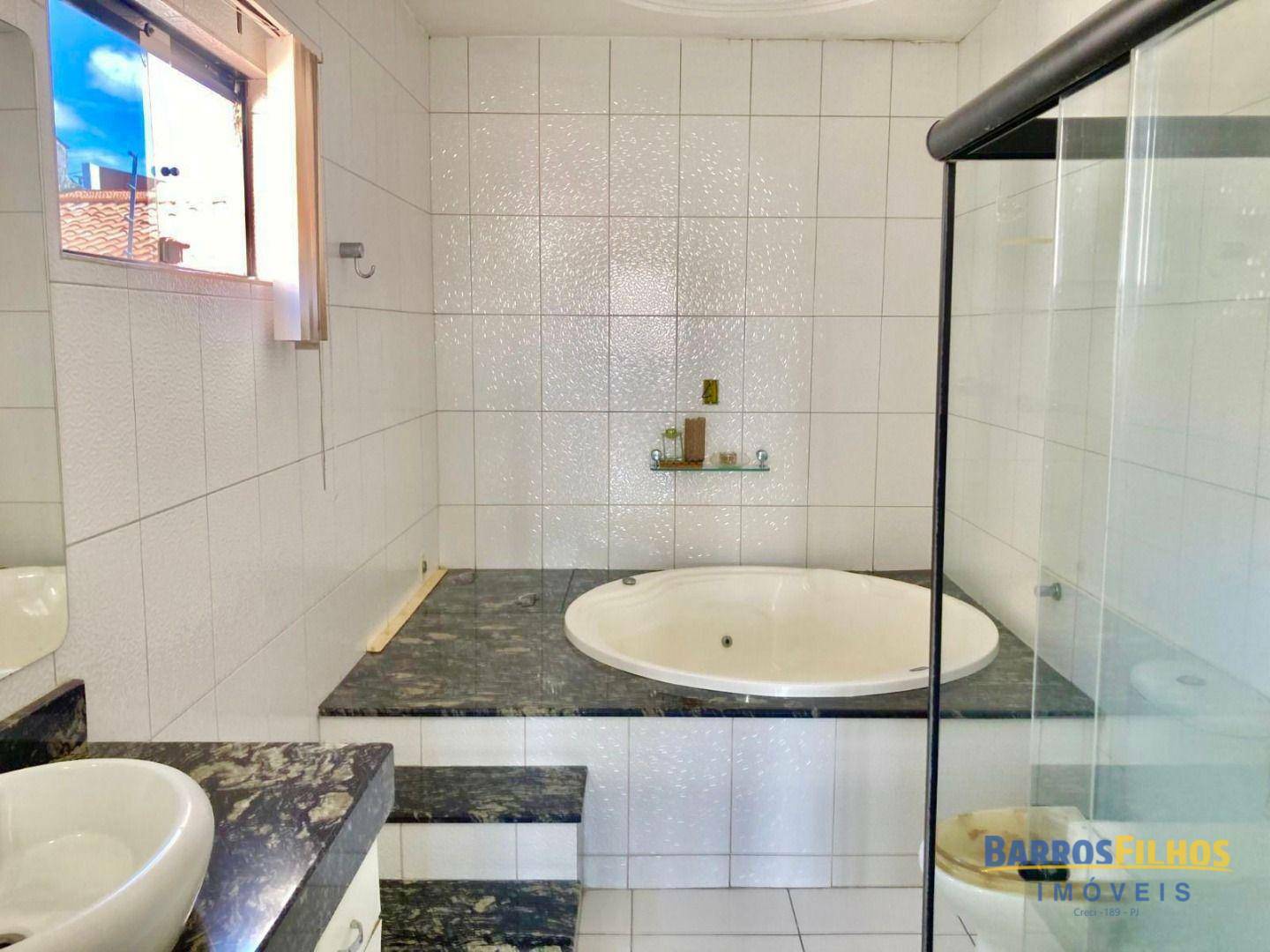 Casa para alugar com 4 quartos, 300m² - Foto 16