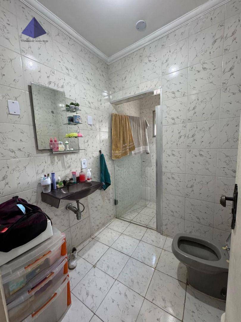 Sobrado à venda com 8 quartos, 300m² - Foto 30