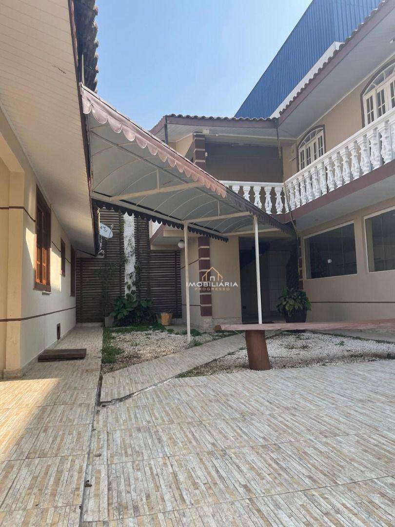 Casa à venda com 3 quartos, 235m² - Foto 29