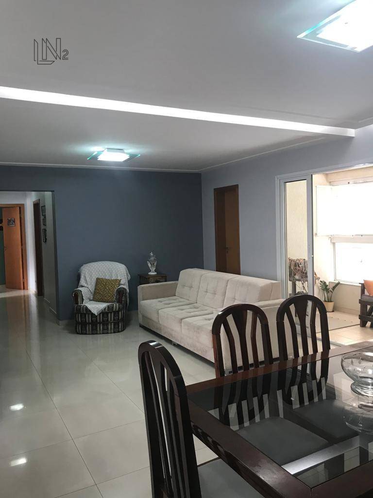 Apartamento à venda com 3 quartos, 140m² - Foto 8