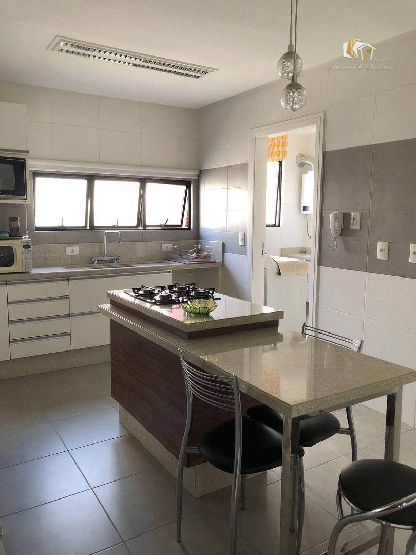 Apartamento à venda com 3 quartos, 157m² - Foto 2