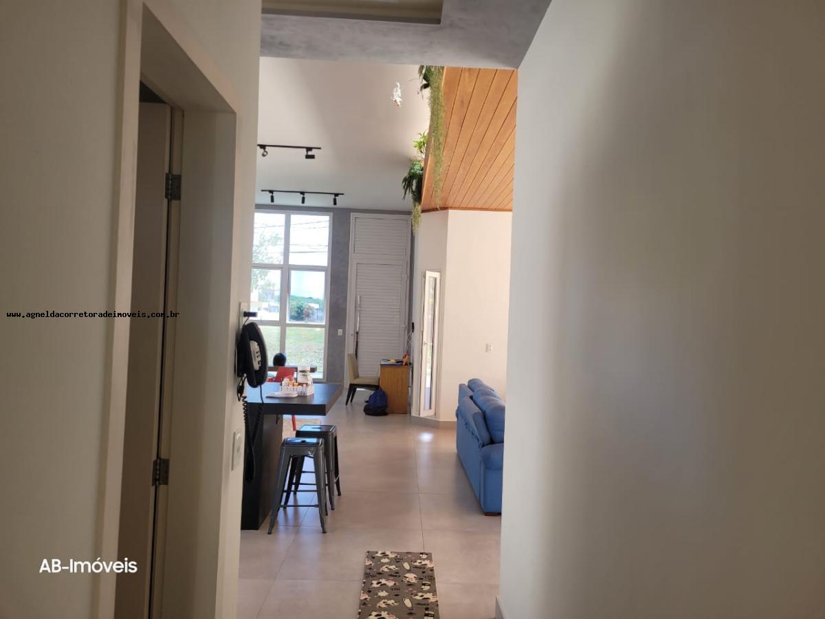 Casa de Condomínio à venda com 3 quartos, 214m² - Foto 16