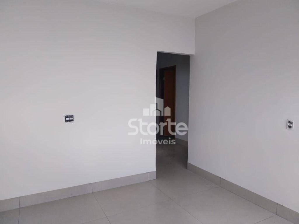 Casa para alugar com 3 quartos, 120m² - Foto 3