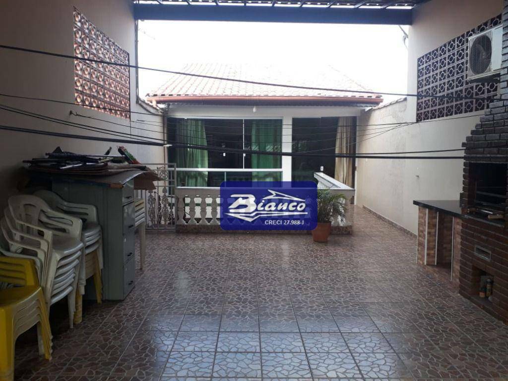 Sobrado à venda com 2 quartos, 220m² - Foto 13