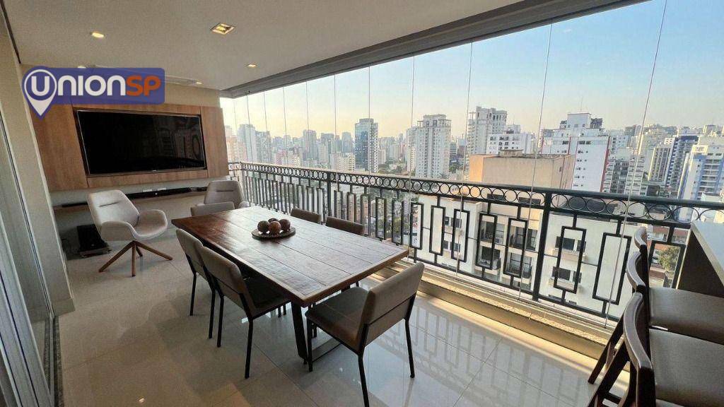 Apartamento à venda com 3 quartos, 156m² - Foto 2