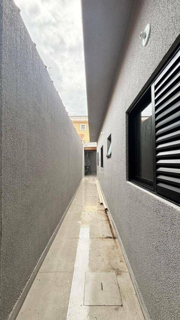 Casa à venda com 3 quartos, 100m² - Foto 4