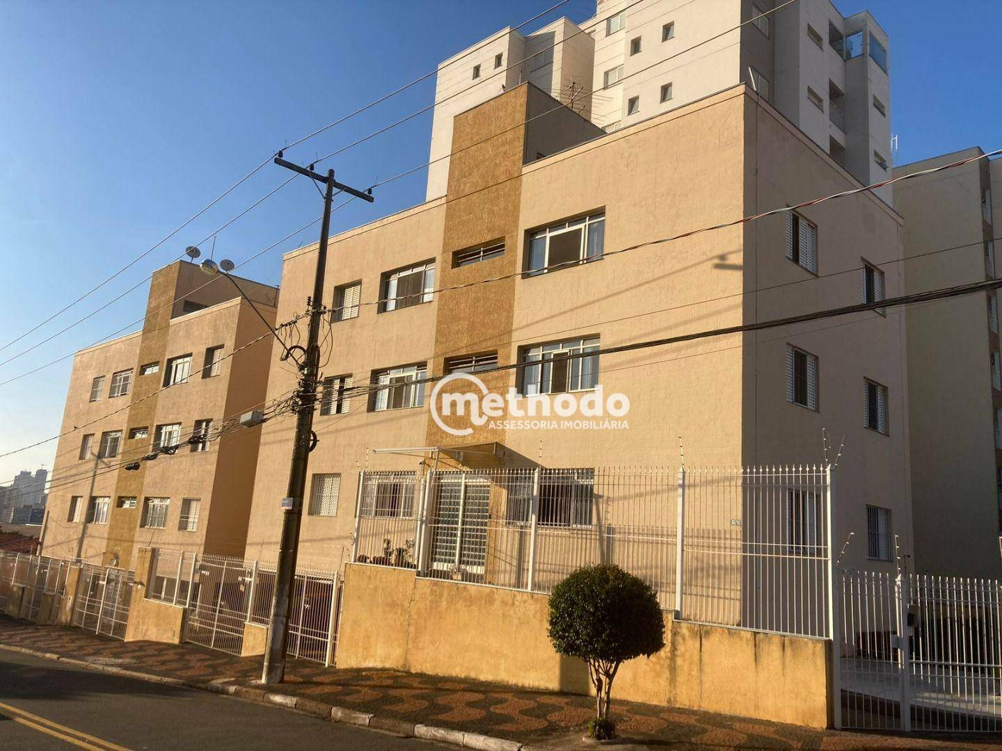 Apartamento à venda com 3 quartos, 76m² - Foto 1