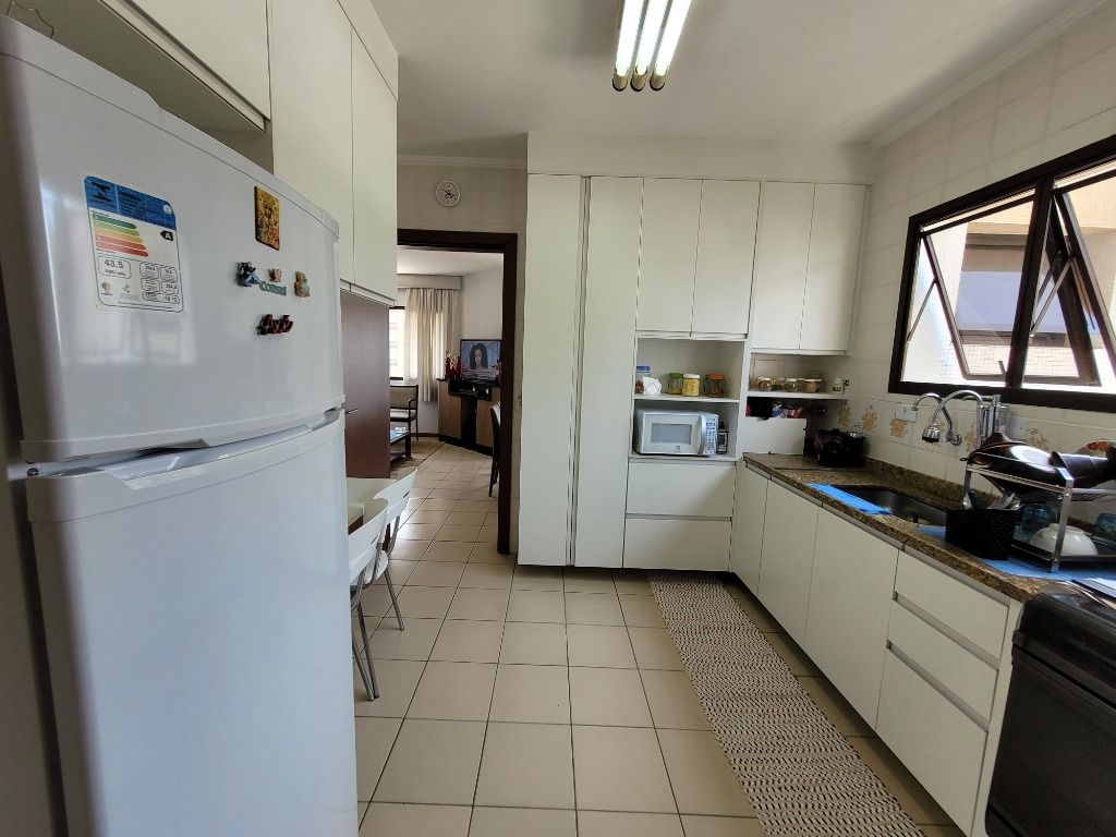 Apartamento à venda com 3 quartos, 124m² - Foto 22