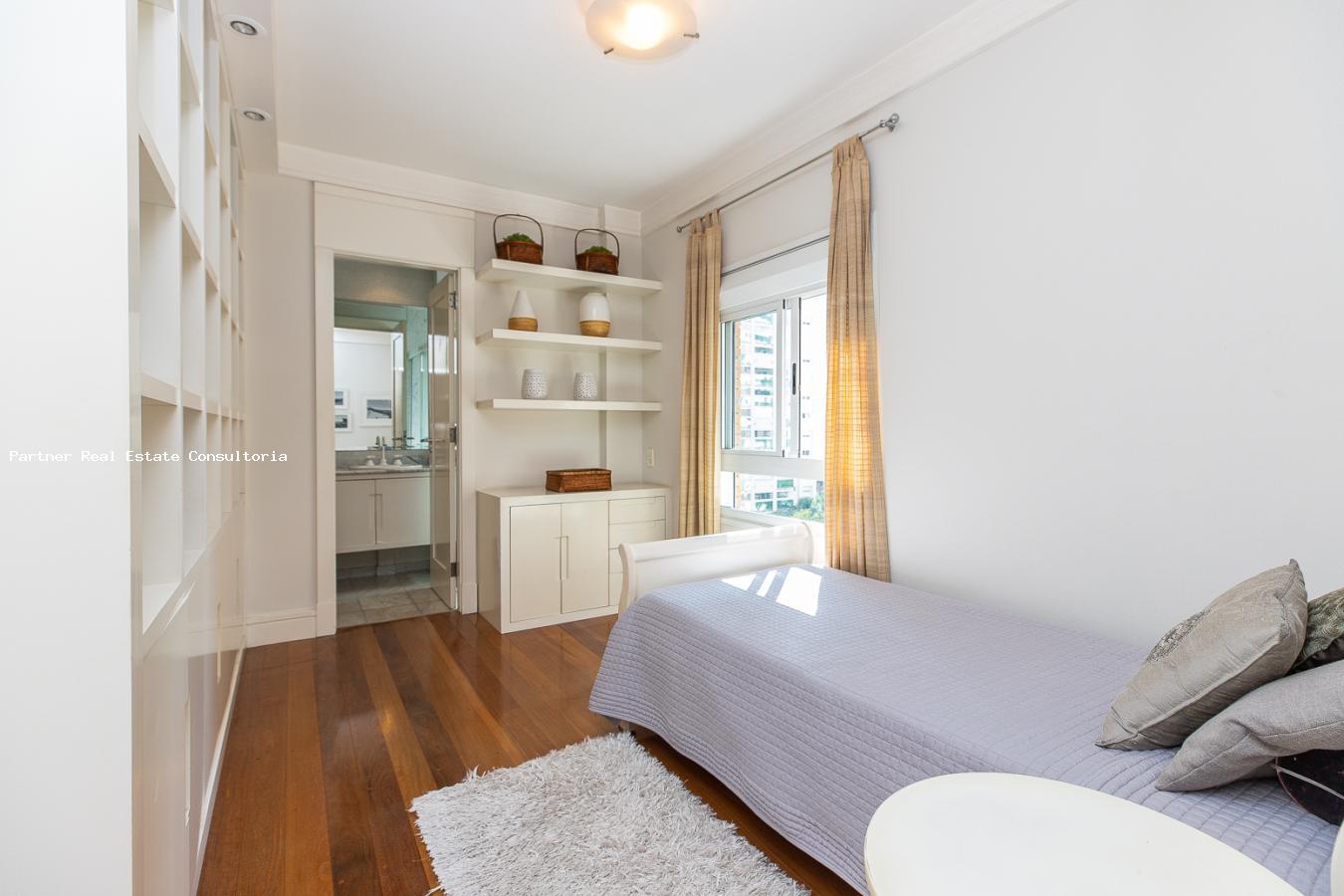 Apartamento à venda com 3 quartos, 243m² - Foto 24