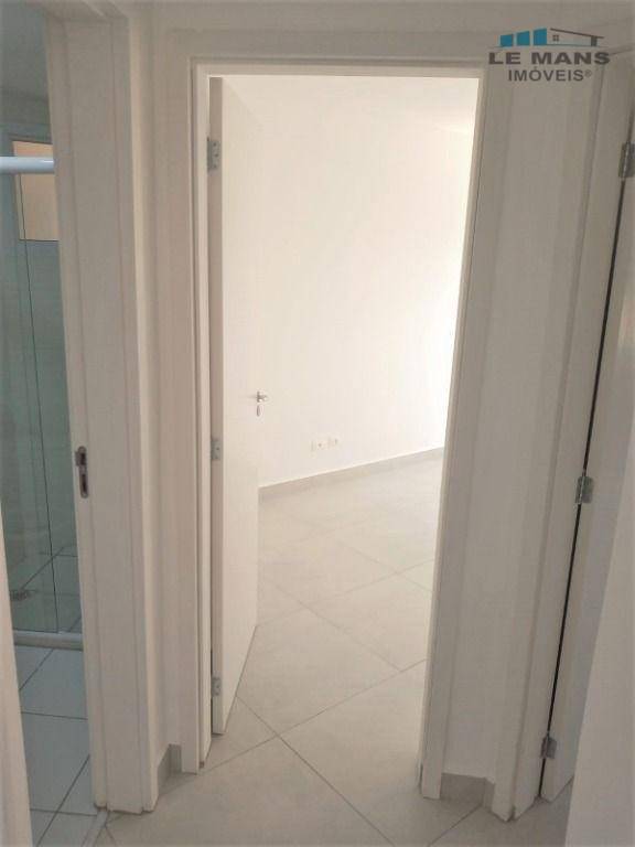 Apartamento à venda com 2 quartos, 62m² - Foto 11