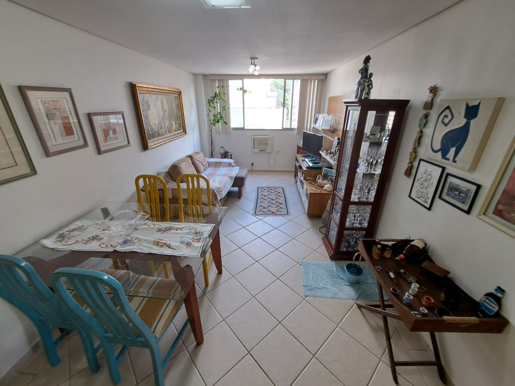 Apartamento à venda com 2 quartos, 75m² - Foto 1