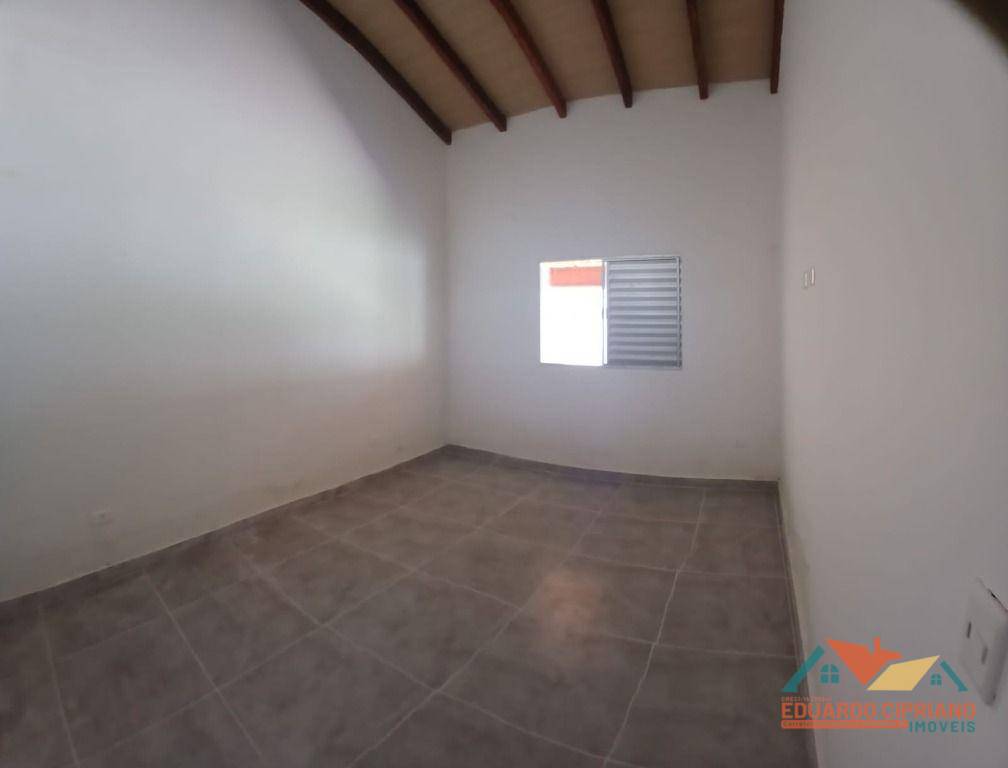 Casa à venda com 2 quartos, 80m² - Foto 6