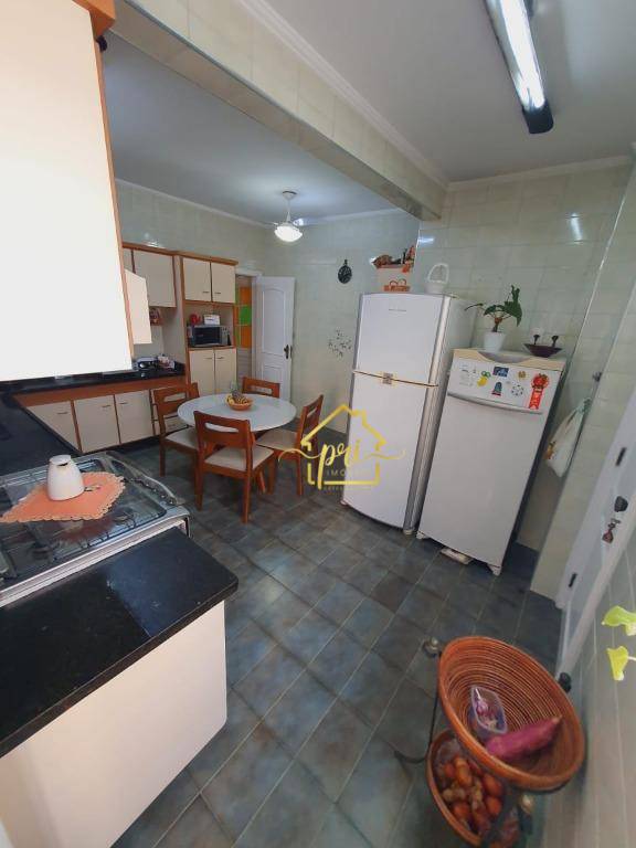 Apartamento à venda com 3 quartos, 200m² - Foto 27