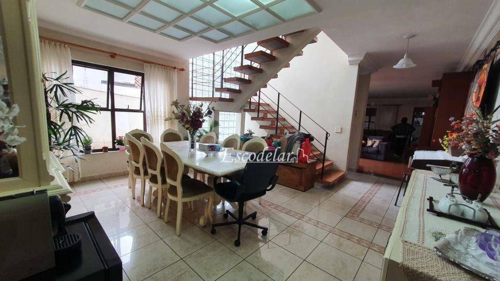 Sobrado à venda com 3 quartos, 245m² - Foto 1