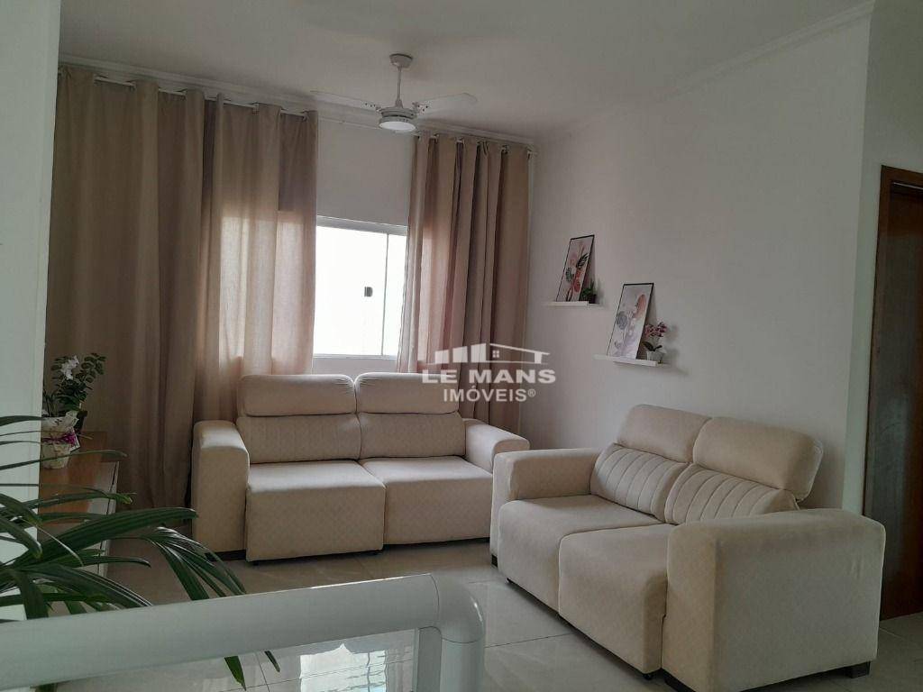 Casa à venda com 4 quartos, 155m² - Foto 3