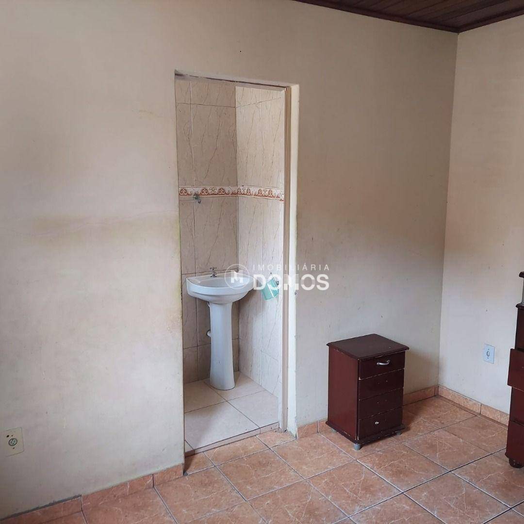 Casa à venda com 4 quartos, 180m² - Foto 34