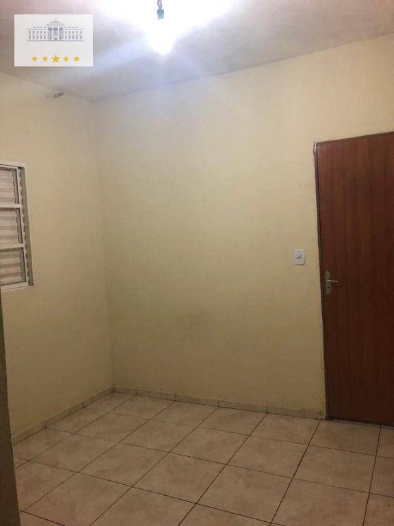 Casa à venda com 3 quartos, 1m² - Foto 2