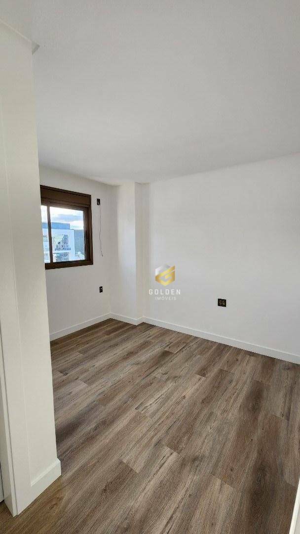 Apartamento à venda com 5 quartos, 238m² - Foto 8