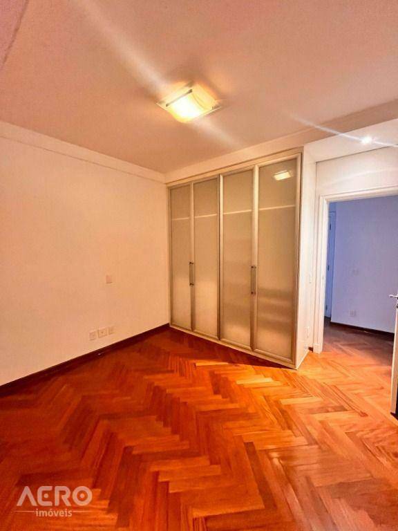 Apartamento para alugar com 4 quartos, 412m² - Foto 10