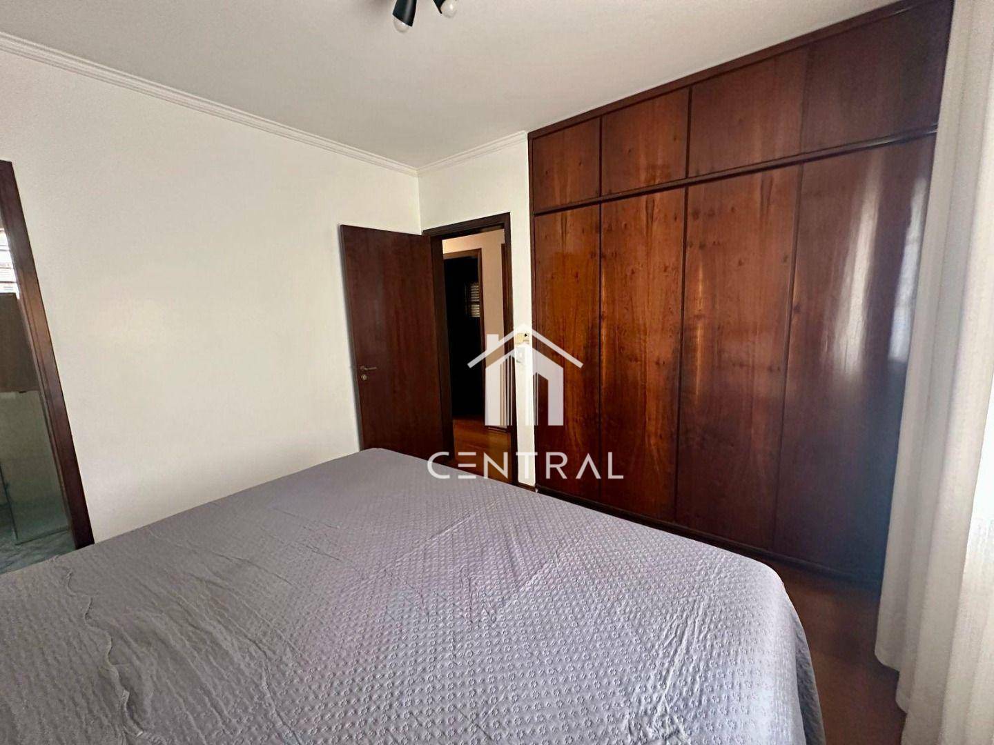 Casa à venda com 3 quartos, 219m² - Foto 13