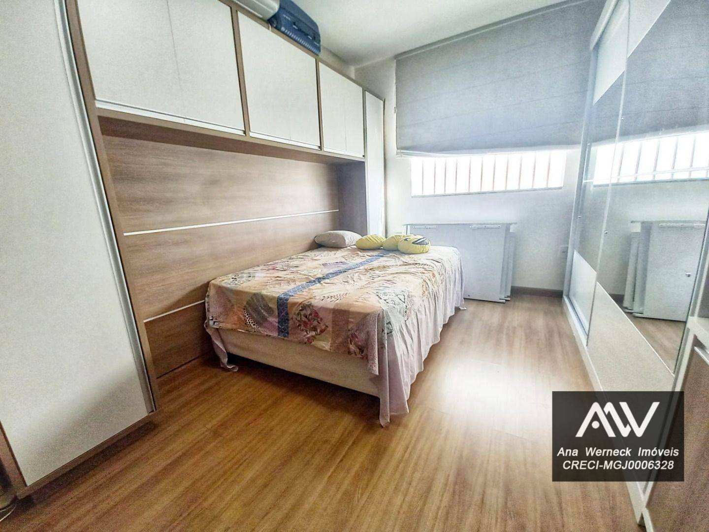 Casa à venda com 3 quartos, 300m² - Foto 8