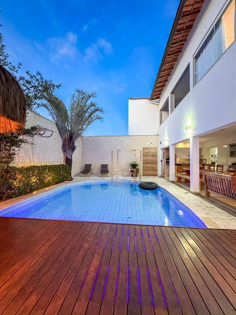 Casa, 4 quartos, 350 m² - Foto 1