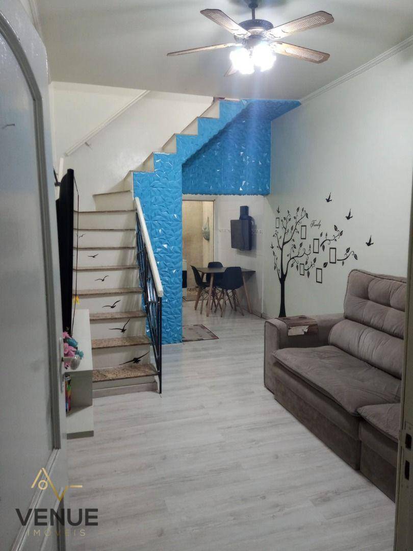 Sobrado à venda com 2 quartos, 49m² - Foto 1