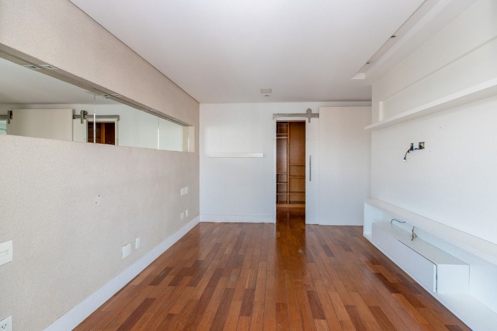 Apartamento à venda com 4 quartos, 255m² - Foto 46