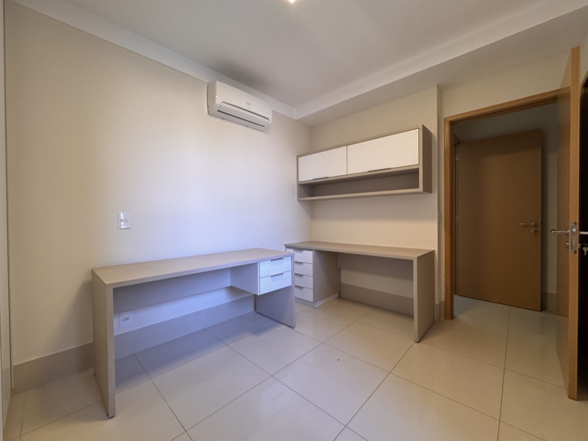 Apartamento para alugar com 3 quartos, 125m² - Foto 8