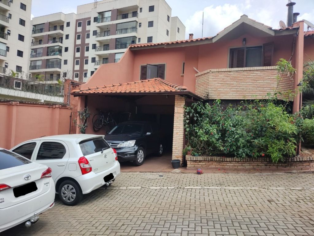 Casa de Condomínio à venda com 3 quartos, 230m² - Foto 1