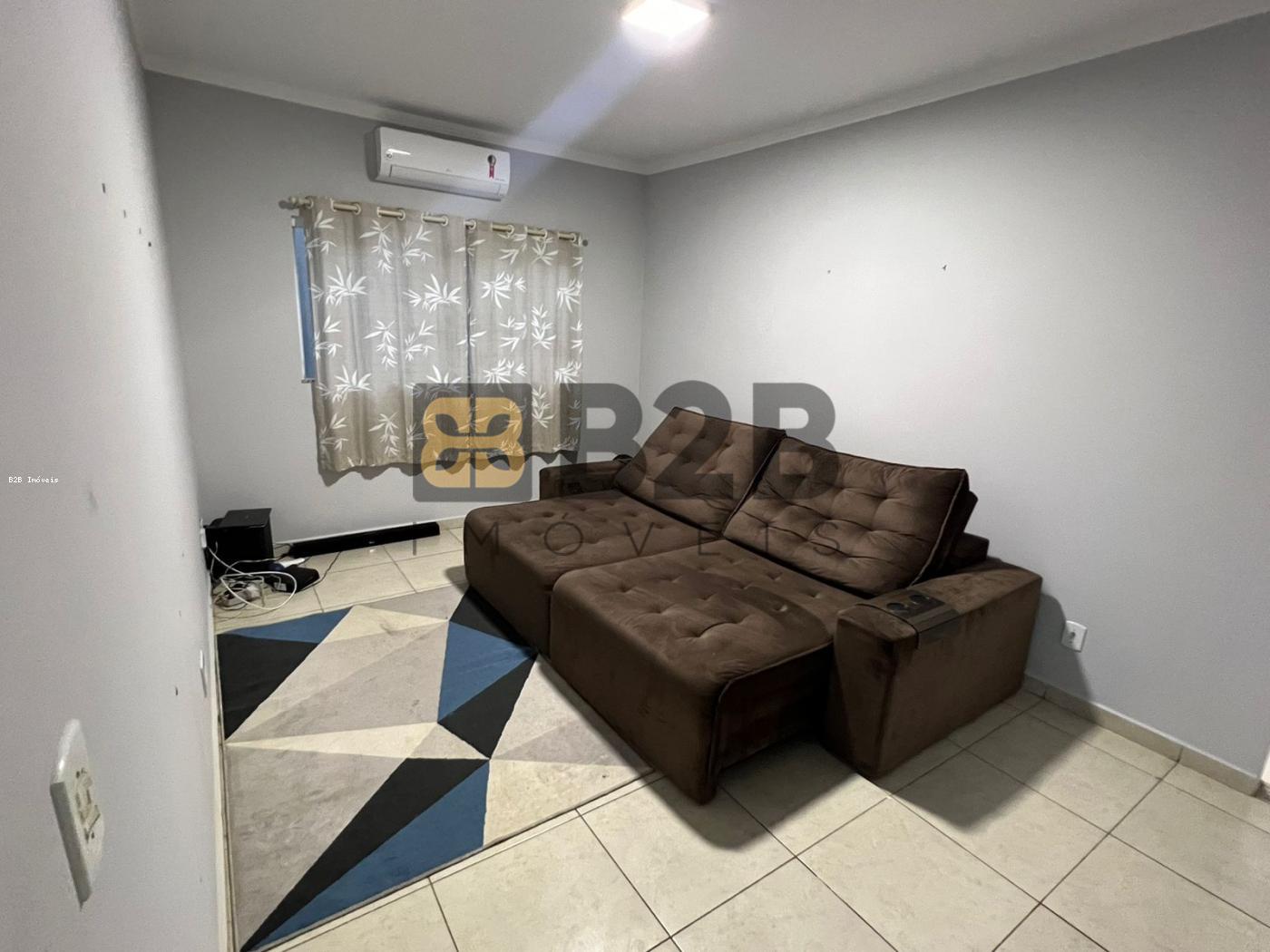 Casa à venda com 3 quartos, 83m² - Foto 4