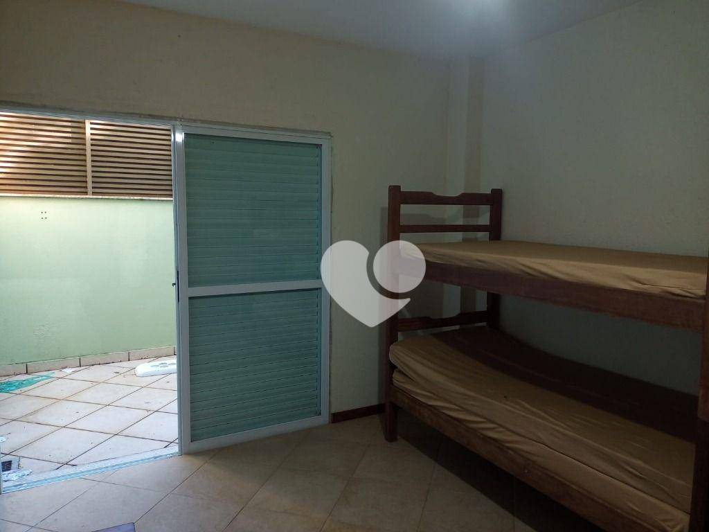 Casa de Condomínio para alugar com 4 quartos, 180m² - Foto 20