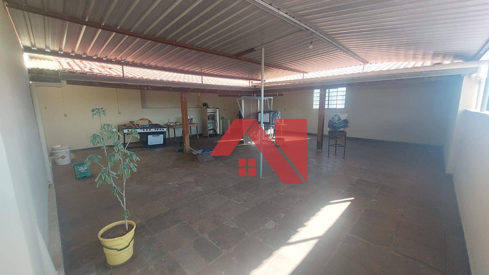 Casa para alugar com 4 quartos, 420m² - Foto 21