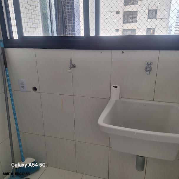 Apartamento para alugar com 3 quartos, 97m² - Foto 11