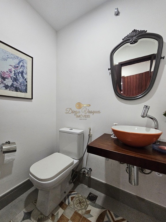 Casa à venda com 3 quartos, 200m² - Foto 18