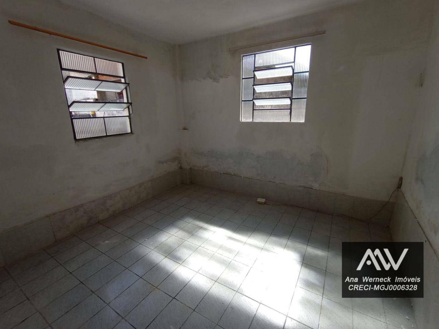 Casa à venda com 3 quartos, 90m² - Foto 3